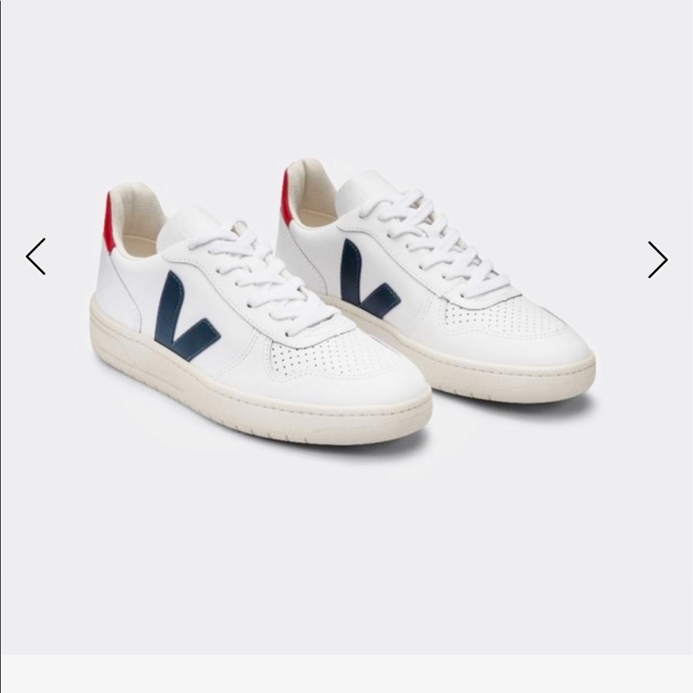 NWT Veja Sneakers